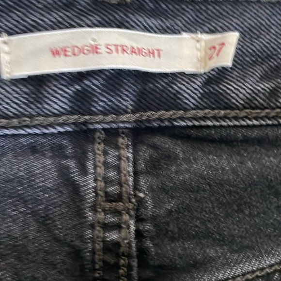 LEVI’S Wedgie Straight Black Ripped Denim Jeans Sz‎ 27
High Rise Pockets Raw Hem - Picture 6 of 9